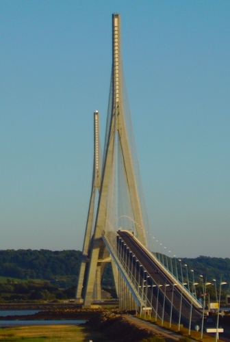 http://www.kabanya.net/weblog/Pont_normandie_depuis_aire_repos_nord.jpg