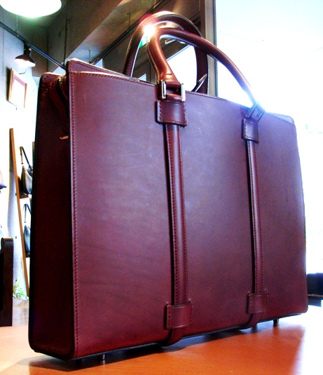 SALE★新品未使用★ ルボナー 天ファスナーブリーフケース グリーン クリスマス限定？グリーンのブリーフケース登場 - ル・ボナー